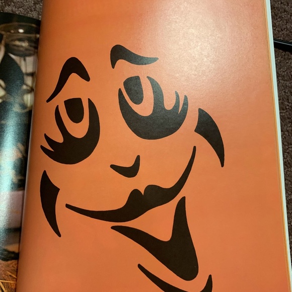 Pumpkin Carving Book (3 for $20) - Picture 7 of 9